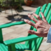 hand showing what arthritis feels like